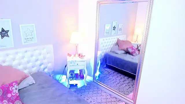 Snapshot of annaa-fox chatting on February 2025 01:20:01 PM annaa-fox online show from February 2025 01:20:01 PM