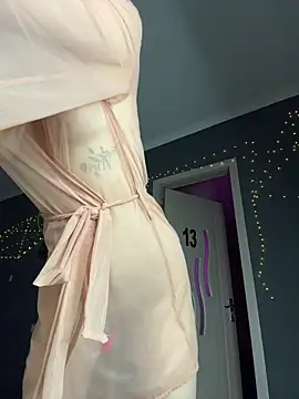 NickiLike online show from November 2025 07:28:01 PM