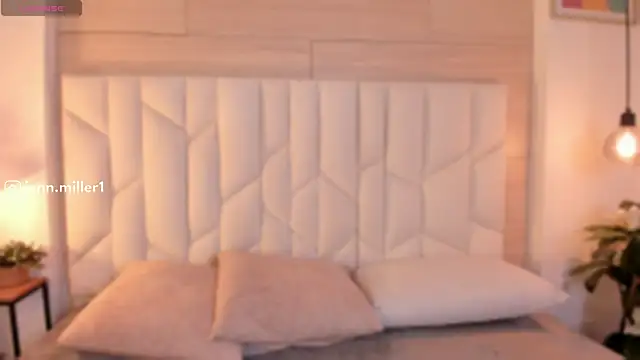 Jennmiiller  online show from April 2026 12:18:02 PM