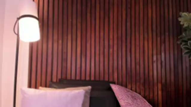 Jennmiiller  online show from December 2025 12:55:01 PM