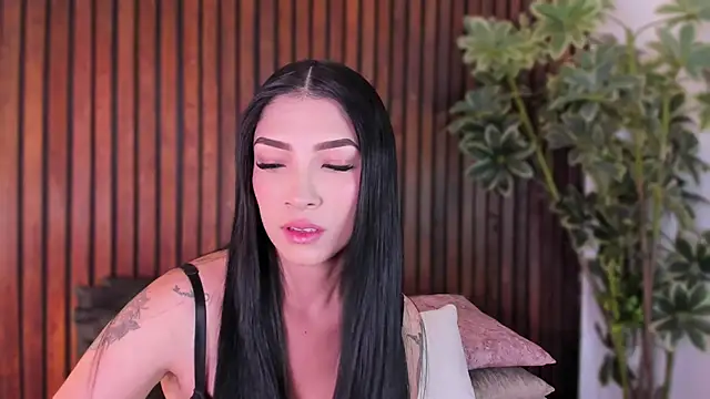 Jennmiiller  online show from December 2025 12:04:01 PM