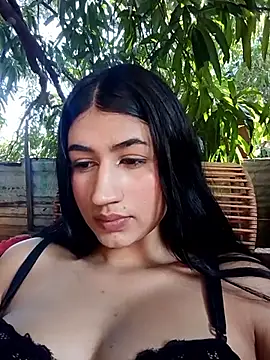 Julix A online show from May 2026 07:17:01 PM