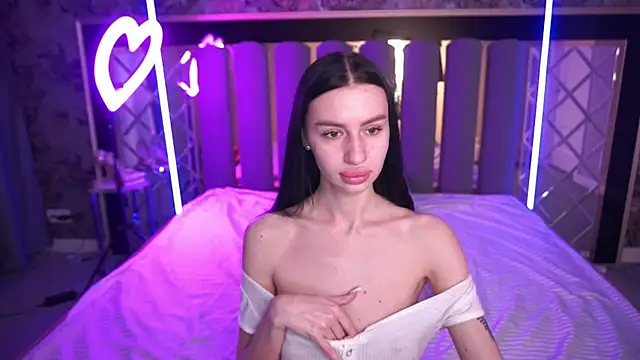 Snow WhiteeeX online show from March 2026 06:43:02 AM