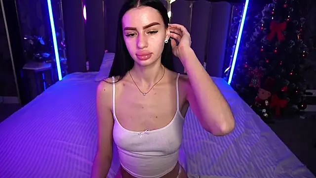 Snapshot of Snow_WhiteeeX chatting on December 2025 06:59:01 AM Snow WhiteeeX online show from December 2025 06:59:01 AM