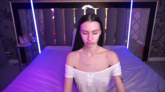 Snapshot of Snow_WhiteeeX chatting on March 2026 07:15:01 AM Snow WhiteeeX online show from March 2026 07:15:01 AM