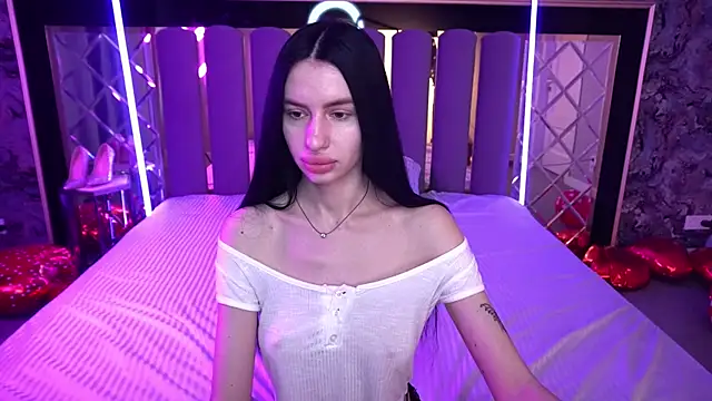 Snapshot of Snow_WhiteeeX chatting on February 2026 06:47:01 AM Snow WhiteeeX online show from February 2026 06:47:01 AM