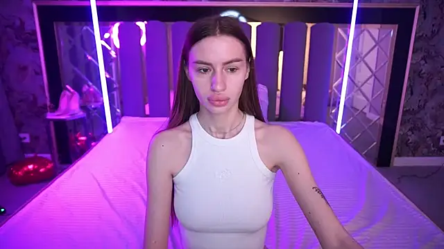 Snow WhiteeeX online show from April 2026 05:35:01 AM