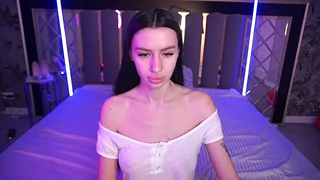 Snow WhiteeeX online show from March 2026 06:28:02 AM