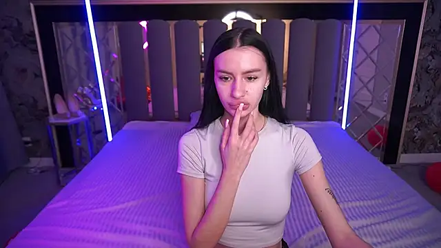 Snapshot of Snow_WhiteeeX chatting on March 2026 06:35:01 AM Snow WhiteeeX online show from March 2026 06:35:01 AM