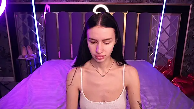 Snapshot of Snow_WhiteeeX chatting on February 2026 06:44:01 AM Snow WhiteeeX online show from February 2026 06:44:01 AM