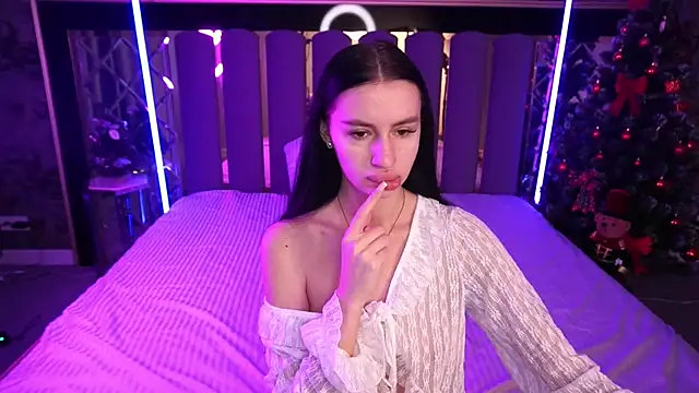 Snapshot of Snow_WhiteeeX chatting on January 2026 06:42:01 AM Snow WhiteeeX online show from January 2026 06:42:01 AM