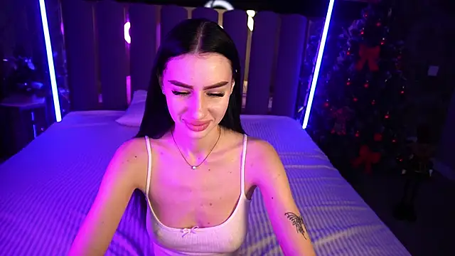 Snapshot of Snow_WhiteeeX chatting on December 2025 06:34:01 AM Snow WhiteeeX online show from December 2025 06:34:01 AM