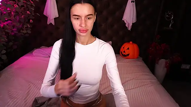 Snapshot of Snow_WhiteeeX chatting on October 2025 06:43:02 AM Snow WhiteeeX online show from October 2025 06:43:02 AM