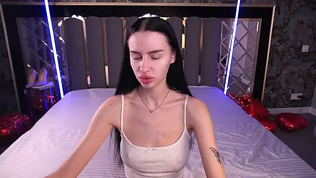 Snapshot of Snow_WhiteeeX chatting on February 2026 06:45:02 AM Snow WhiteeeX online show from February 2026 06:45:02 AM