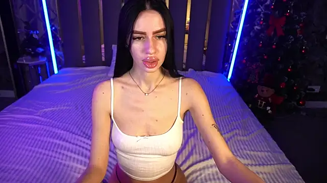 Snapshot of Snow_WhiteeeX chatting on December 2025 06:38:02 AM Snow WhiteeeX online show from December 2025 06:38:02 AM