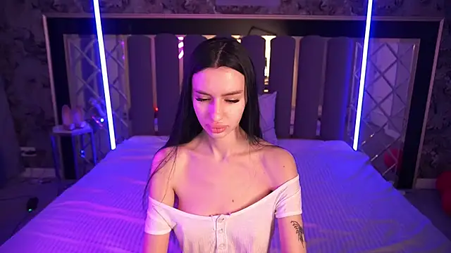 Snow WhiteeeX online show from March 2026 06:50:01 AM