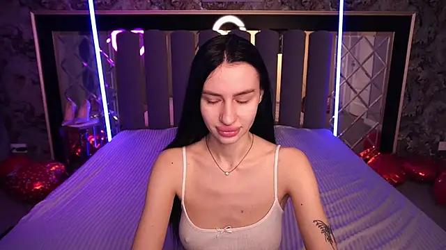 Snapshot of Snow_WhiteeeX chatting on February 2026 06:46:01 AM Snow WhiteeeX online show from February 2026 06:46:01 AM