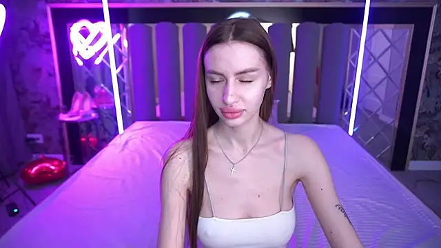 Snow WhiteeeX online show from April 2026 05:56:02 AM