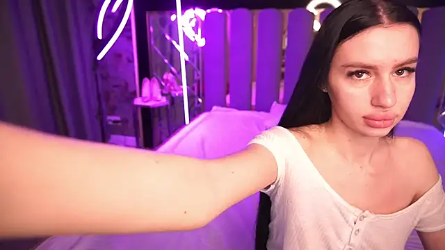 Snow WhiteeeX online show from March 2026 06:33:01 AM