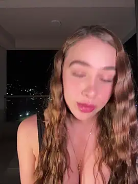 Lanataylor- online show from June 2026 01:00:01 AM