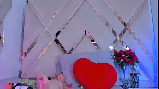 ninaht online show from October 2025 09:27:01 PM