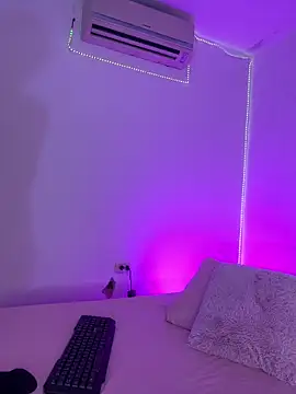 ninaht online show from February 2026 09:15:01 PM