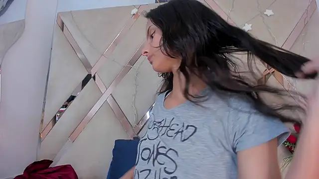 ninaht online show from January 2026 09:00:01 PM