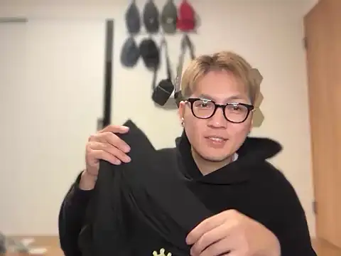 Snapshot of kensnb chatting on January 2026 12:00:01 PM kensnb online show from January 2026 12:00:01 PM