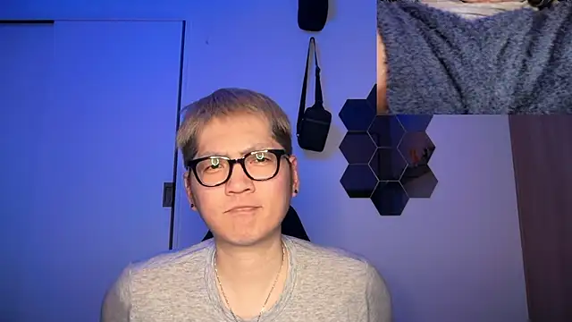 Snapshot of kensnb chatting on February 2026 12:11:01 PM kensnb online show from February 2026 12:11:01 PM