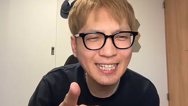 Snapshot of kensnb chatting on December 2025 08:04:02 PM kensnb online show from December 2025 08:04:02 PM