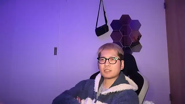 Snapshot of kensnb chatting on February 2026 12:10:02 PM kensnb online show from February 2026 12:10:02 PM