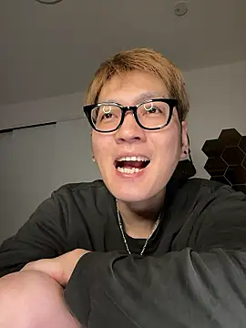 Snapshot of kensnb chatting on November 2025 08:09:02 PM kensnb online show from November 2025 08:09:02 PM