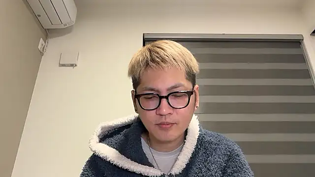 Snapshot of kensnb chatting on March 2026 12:34:01 PM kensnb online show from March 2026 12:34:01 PM