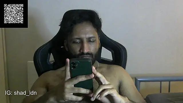 Snapshot of shadthebiguy chatting on December 2024 09:54:02 PM shadthebiguy online show from December 2024 09:54:02 PM