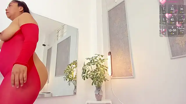 lannarusso  online show from December 2025 11:45:01 AM