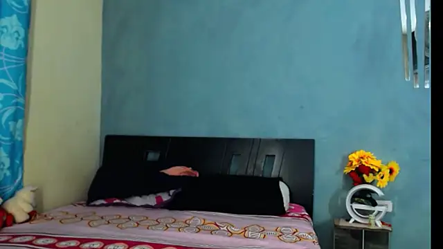 Madison  12 online show from March 2025 03:22:01 AM