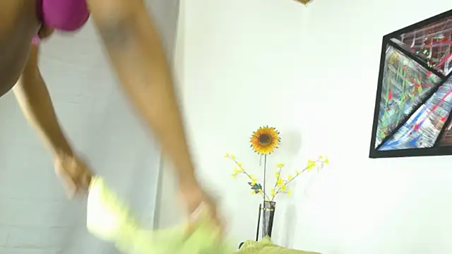 Madison  12 online show from December 2024 03:13:02 AM