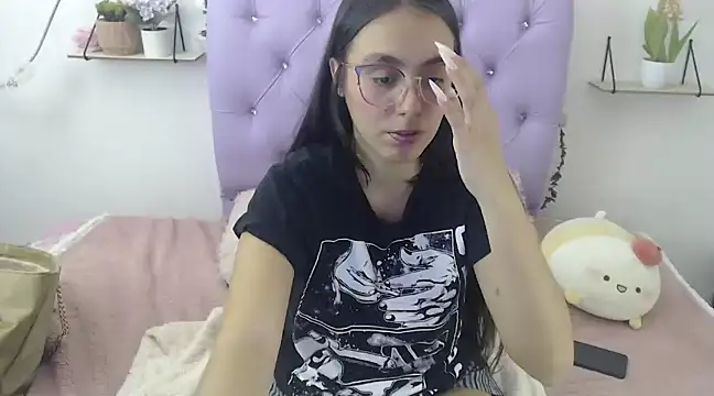 Snapshot of Freyja_01 chatting on March 2025 01:16:01 AM Freyja 01 online show from March 2025 01:16:01 AM