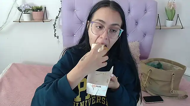 Snapshot of Freyja_01 chatting on September 2025 06:34:01 PM Freyja 01 online show from September 2025 06:34:01 PM