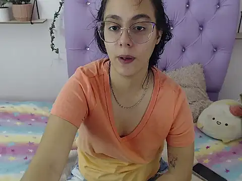 Snapshot of Freyja_01 chatting on September 2025 04:18:01 PM Freyja 01 online show from September 2025 04:18:01 PM