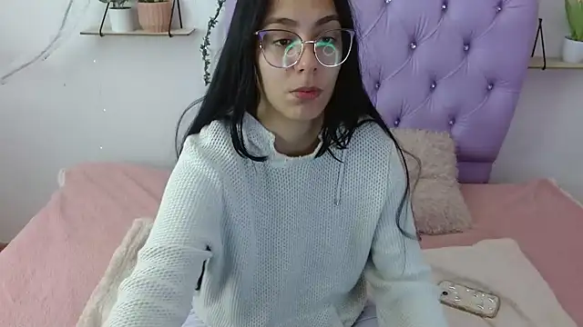 Snapshot of Freyja_01 chatting on September 2025 04:23:01 PM Freyja 01 online show from September 2025 04:23:01 PM