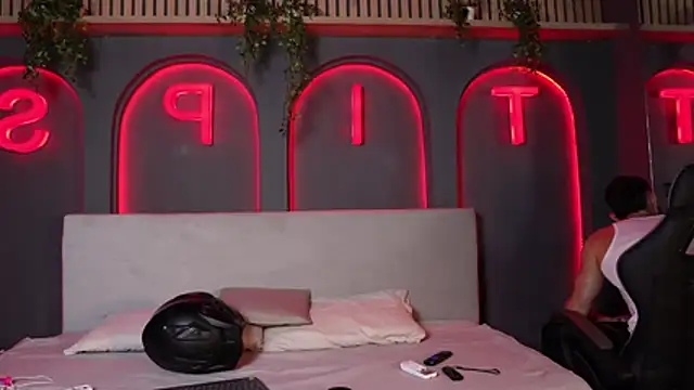 Austin bolt online show from October 2025 03:16:01 AM