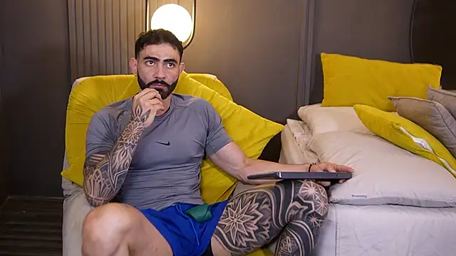 Austin bolt online show from April 2026 01:52:01 AM