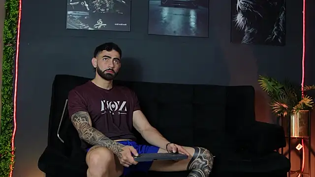 Austin bolt online show from December 2025 02:45:01 AM