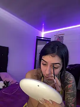 Snapshot of Alice_woodville chatting on January 2025 07:53:01 PM Alice woodville online show from January 2025 07:53:01 PM