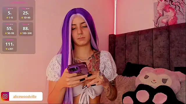 Snapshot of Alice_woodville chatting on February 2025 02:32:02 PM Alice woodville online show from February 2025 02:32:02 PM