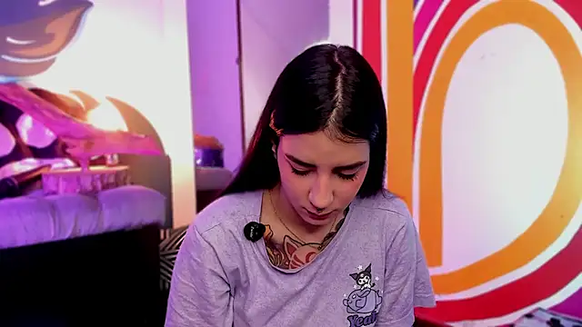 Snapshot of Alice_woodville chatting on September 2025 03:15:02 PM Alice woodville online show from September 2025 03:15:02 PM