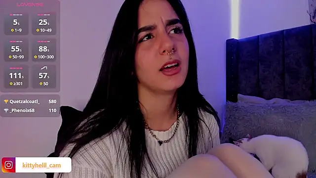 Snapshot of Alice_woodville chatting on February 2025 09:33:02 PM Alice woodville online show from February 2025 09:33:02 PM