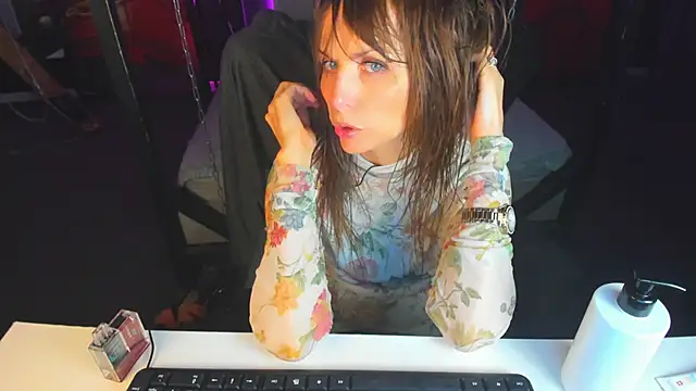 Snapshot of Elizabe_th chatting on March 2025 07:00:01 AM Elizabe th online show from March 2025 07:00:01 AM