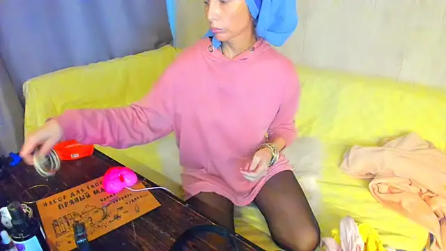 Elizabe th online show from May 2026 05:55:02 PM